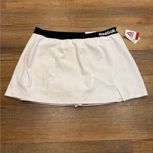 Reebok White Skort with Black Waistband size XXL moisture wicking tennis running